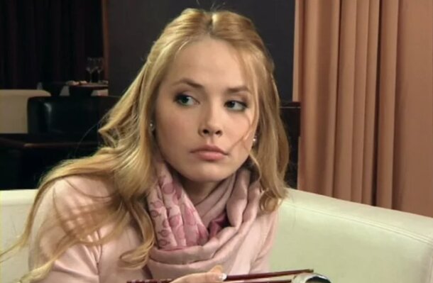 «У Коляна будет третий ребенок?»: Лера из «Реальных пацанов» предъявила беременный живот