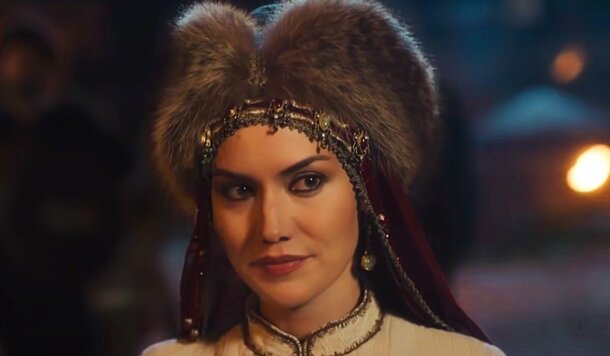 «Захватывает дух»: в сеть слили закадровые съемки нового сериала с Фахрие Эвджен