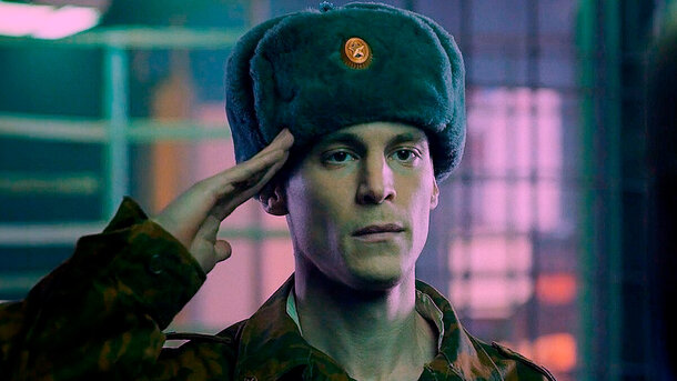 Машина времени Кости Волкова: «Аутсорс» – лучший сериал в карьере Янковского, но ляпов в нем столько, что хватит на второй сезон Машина времени Кости Волкова: «Аутсорс» – лучший сериал в карьере Янковского, но ляпов в нем столько, что хватит на второй сезон