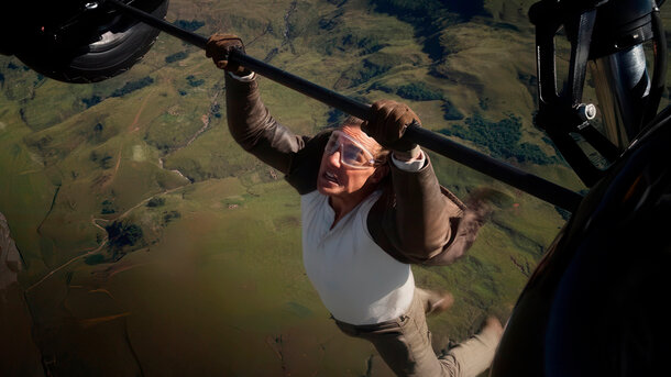 Hollywood’s Real Daredevil: This Stunt Earned Tom Cruise a Guinness World Record