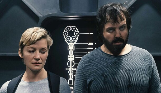 Кадр из сериала «Летящие сквозь ночь»