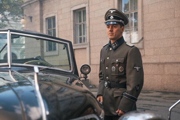 Наш «Оппенгеймер»: у сериала «Берлинская жара» уже 8,1 на «Кинопоиске» — и это при том, что не все серии вышли (впереди финал) Наш «Оппенгеймер»: у сериала «Берлинская жара» уже 8,1 на «Кинопоиске» — и это при том, что не все серии вышли (впереди финал)