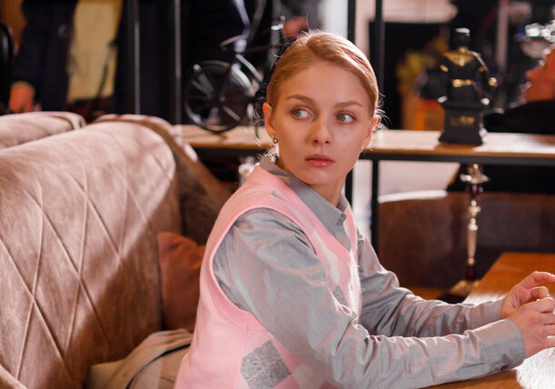 В актеры брали прохожих, а улицы маленького города превратились в декорации: «Сонино царство» снимали далеко от Москвы