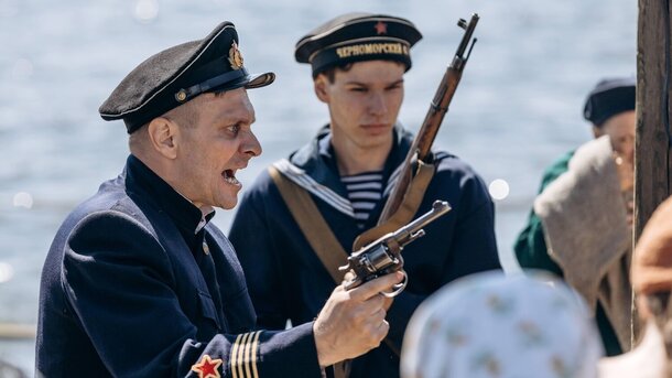 «”Иди и смотри” ровно 40 лет спустя»: зрителям морально тяжело смотреть военный сериал «Таганрог» — но выключить не могут