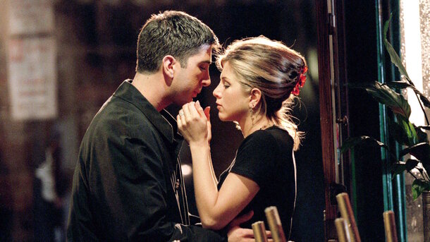 Global Look Press — David Schwimmer and Jennifer Aniston in the series 'Friends' (1994)