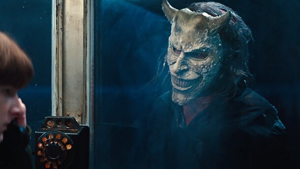 Кадр из фильма «Черный телефон 2» (2025)