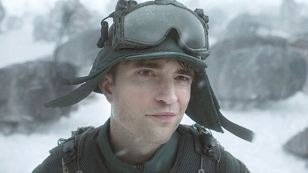 Кадр из фильма «Микки 17» (2025)