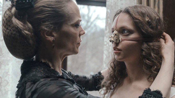 Still from the movie 'The Ugly Stepsister' (2025)