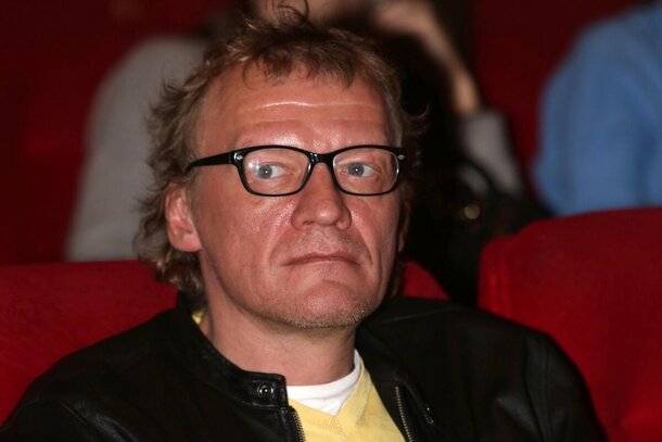Где сейчас живет и сколько зарабатывает актер Алексей Серебряков Где сейчас живет и сколько зарабатывает актер Алексей Серебряков