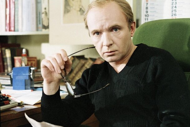 Как Рязанов обманул Мягкова во время съемок «Служебного романа» Как Рязанов обманул Мягкова во время съемок «Служебного романа»