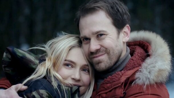 3 российских новогодних сериала, после которых срочно захочется купить бенгальских огней и мандаринов: создают атмосферу на раз-два Кадр из сериала «За пять минут до января»