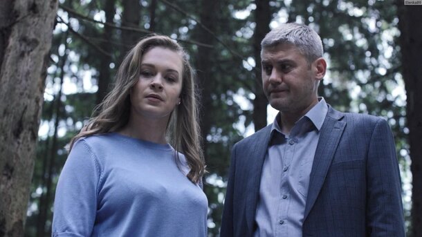 Устали от «сухого» криминала? В этих 3 российских детективных сериалах есть крутая любовная линия — и все они вышли в 2025 году Кадр из сериала «Скрытые мотивы»