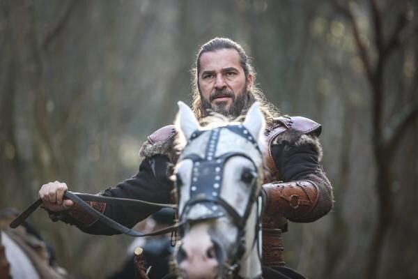 Не хуже «Великолепного века»: почему стоит посмотреть сериал о зарождении Османской империи «Воскресший Эртугрул»