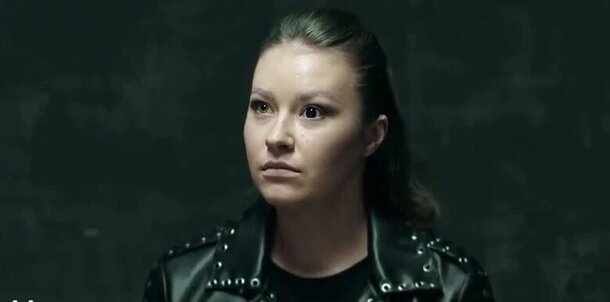 Только эта серия «Пса» получила самый высокий рейтинг: в ней главный герой был на волосок от гибели Кадр из сериала «Пес»