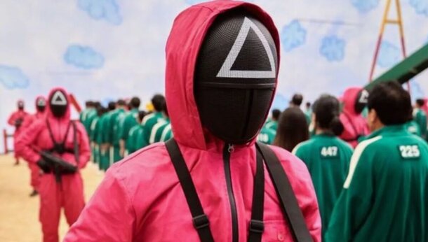 Сон Ки Хун охотится на вербовщиков: у «Игры в кальмара» может появиться новое ответвление — вот это сюрприз Кадр из сериала «Игра в кальмара»