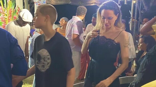 То ли мальчик, то ли девочка: дочь Джоли исхудала и побрилась налысо (фото) То ли мальчик, то ли девочка: дочь Джоли исхудала и побрилась налысо (фото)