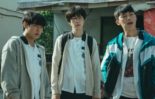 Не зря ждали 3 года: эта кровавая дорама с рейтингом 8.4 сейчас №1 на Netflix — «Поднятию уровня» стоит кое-чему у нее поучиться Не зря ждали 3 года: эта кровавая дорама с рейтингом 8.4 сейчас №1 на Netflix — «Поднятию уровня» стоит кое-чему у нее поучиться