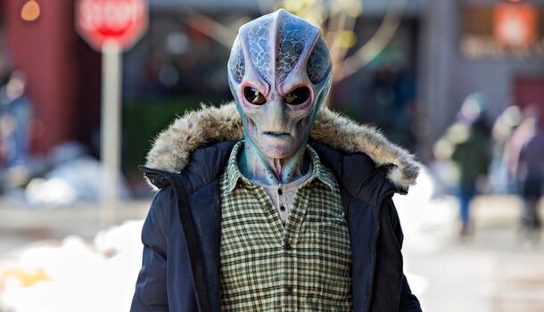 'Resident Alien': A Hilarious Struggle to Fit In on Earth Resident Alien