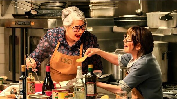 9 новых фильмов Netflix, которые уже доступны онлайн: от триллера с поездом и демонами до кулинарной комедии «Бабули»