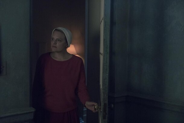How Hulu Helped Elisabeth Moss Nail 'The Handmaid's Tale' Ending — All for $17.99 a Month Elisabeth Moss