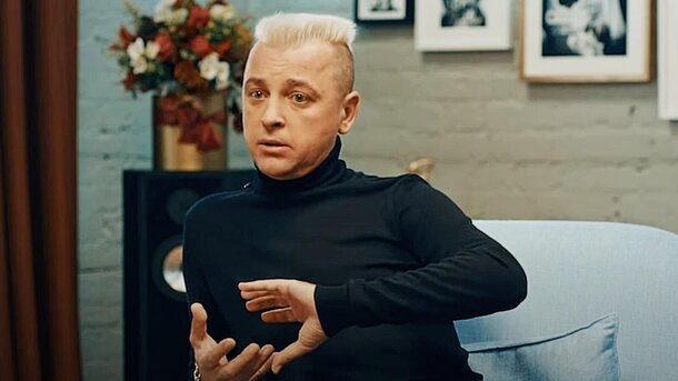 На улице не узнали бы: как сейчас выглядит Аморалов из «Отпетых мошенников» На улице не узнали бы: как сейчас выглядит Аморалов из «Отпетых мошенников»