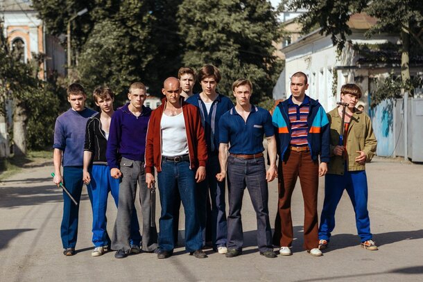 Вернули 90-е, бандитов и Кологривого, но сериал НТВ «Айда!» — это вам не «Слово пацана» Кадр из сериала «Айда!»