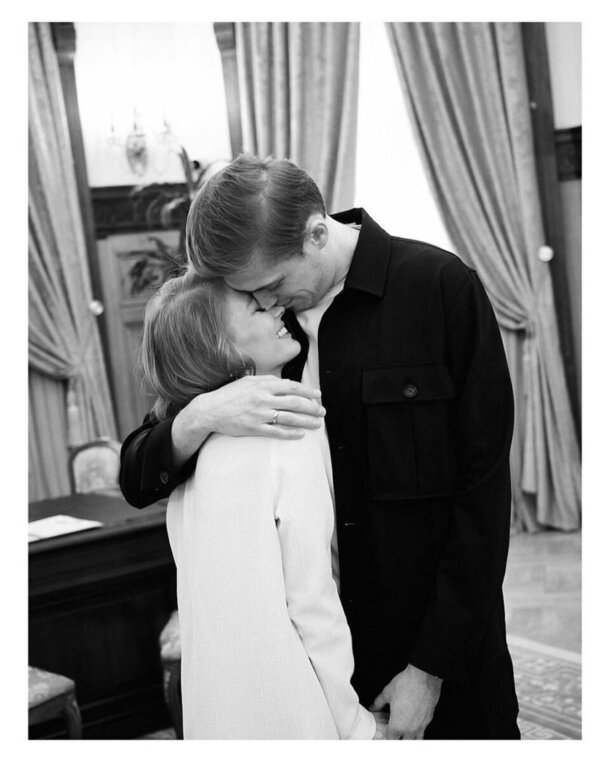 Алена из «Полицейского с Рублевки» тайно вышла замуж: ей достался настоящий красавчик Алена из «Полицейского с Рублевки» тайно вышла замуж: ей достался настоящий красавчик