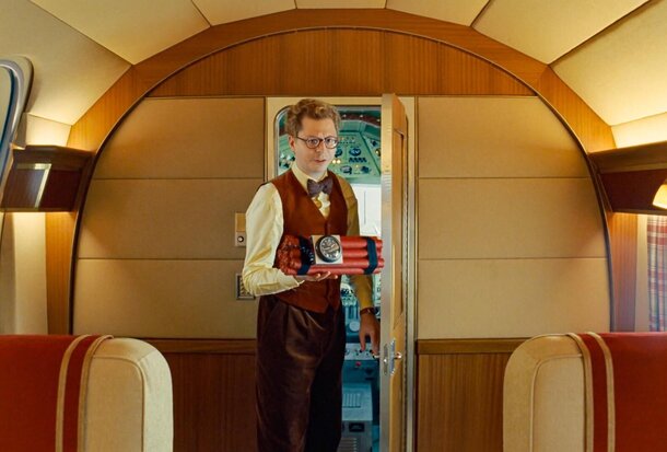 Michael Cera on Finding His Way Into Wes Anderson’s World — With Bugs, Glasses, and a Bizarre Accent Michael Cera