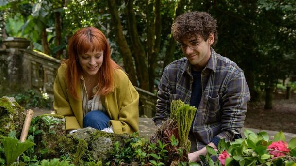 Мать сделала из сына хладнокровного убийцу: в новом сериале Netflix всего 8 серий – смотрим и ждем второй сезон Кадр из сериала «Наёмный садовник»
