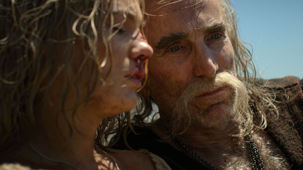 Настоящим спасением 4 сезона «Ведьмака» стал Лео Бонарт: что это за монстр, ломающий кости с улыбкой? Кадр из сериала «Ведьмак»