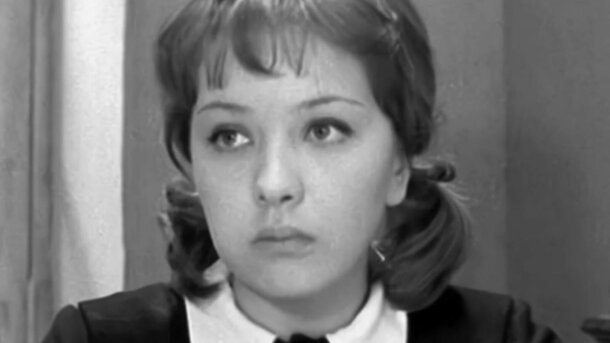 Баба Шура из фильма «Любовь и голуби» поразит без грима: не старуха, а прелестная искусительница Баба Шура из фильма «Любовь и голуби» поразит без грима: не старуха, а прелестная искусительница
