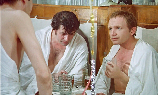 Кадр из фильма «Ирония судьбы, или с легким паром!» (1975)