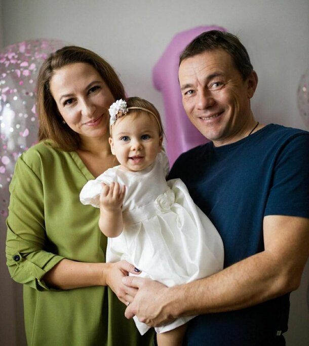 Глаза папины: на дочь Елина из «Ста дней до приказа...» невозможно смотреть без умиления Глаза папины: на дочь Елина из «Ста дней до приказа...» невозможно смотреть без умиления