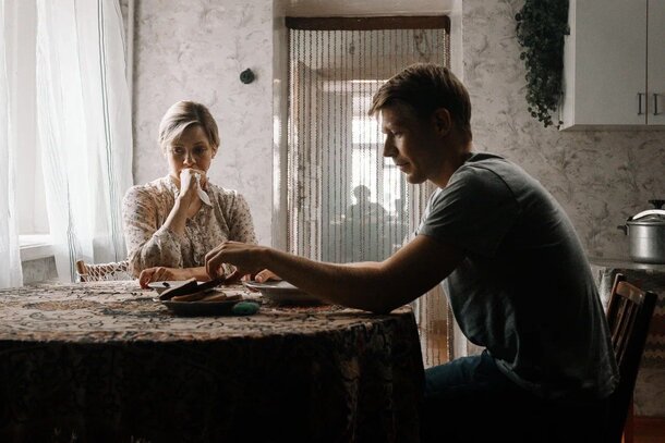 Отвлечетесь от повседневных хлопот: топ-3 фэнтези-сериалов, где реальность трещит по швам Кадр из сериала «Библиотекарь» (2023)