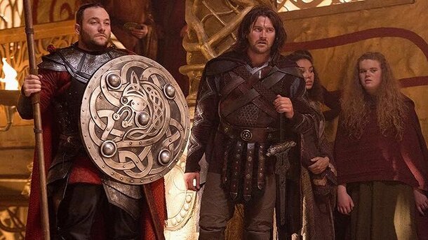 Списали — и зря: три сериала, которые пытались скопировать «Игру престолов» и провалились Кадр из сериала «Беовульф»