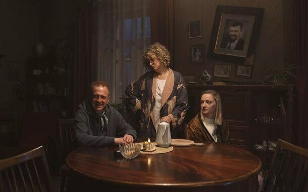 Кадр из сериала «Дорогой родственник»