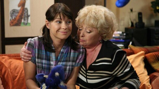 Екатерина Волкова и Анна Фроловцева в сериале "Воронины"