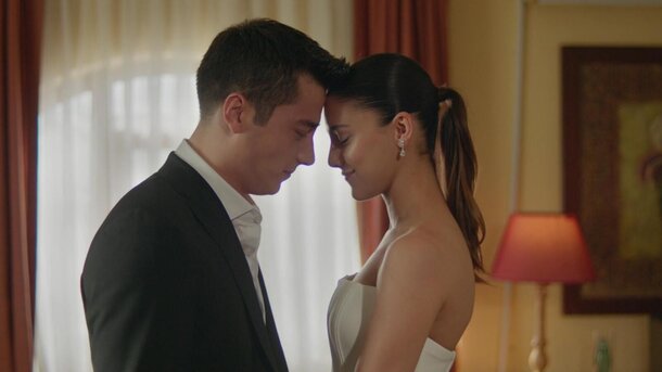 Кадр из сериала «Далекий город»