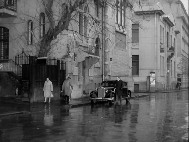 Немецкие улицы нашли в Риге, Москве и Ленинграде: где снимали фильм «Семнадцать мгновений весны» Кадр из фильма «Семнадцать мгновений весны»