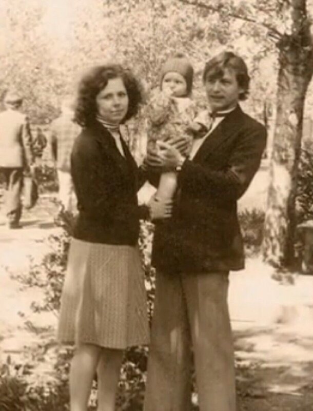 Ясно, в кого он такой красавчик: как выглядят родители Никифорова (фото) Ясно, в кого он такой красавчик: как выглядят родители Никифорова (фото)