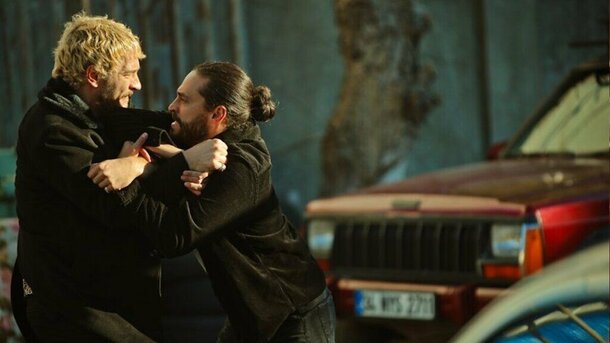 Рейтинг выше 8 и драмы как в «Клане Сопрано»: турецкие сериалы, где любовь и пистолеты идут рука об руку «Три куруша»