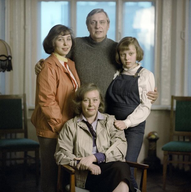 Не любит вспоминать прошлое: сколько на самом деле детей у Олега Басилашвили Не любит вспоминать прошлое: сколько на самом деле детей у Олега Басилашвили