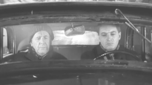 Еще никогда Штирлиц не был так близок к провалу: зрители нашли музыкальный киноляп в сериале «Семнадцать мгновений весны» Кадр из сериала «Семнадцать мгновений весны»
