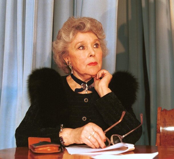 Эта советская актриса ни разу не делала пластику: в 97 выглядела на 50 лет (фото) Эта советская актриса ни разу не делала пластику: в 97 выглядела на 50 лет (фото)