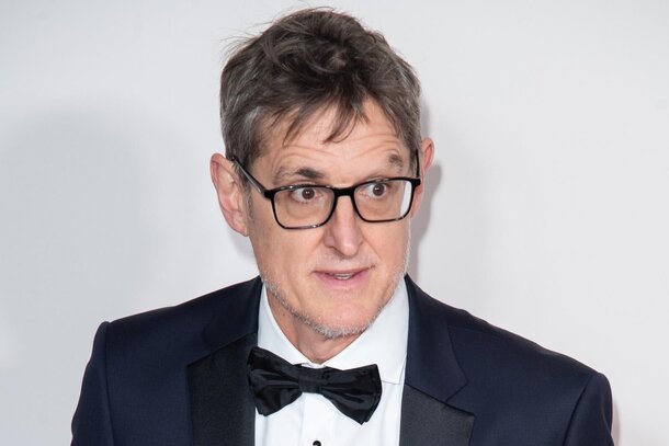Exploring Controversy: Reviews Pour In for Louis Theroux's 'The Settlers' Documentary Louis Theroux photo