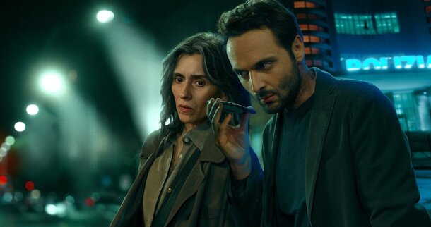 Этот жесткий итальянский триллер взлетел в чартах Netflix за один день: оторваться от 6 серий невозможно Кадр из сериала «Сара: Женщина в тени»