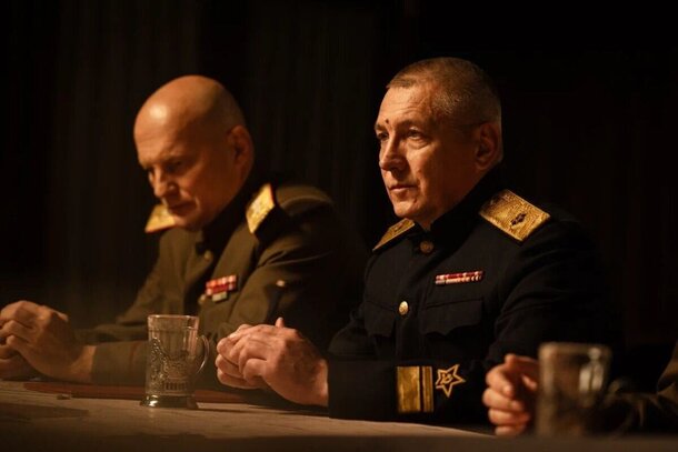 На НТВ выходят два мужских сериала: один про махинации, другой — про войну, но оба круче «Первого отдела» «На сопках Маньчжурии»