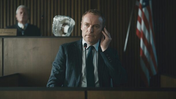 4 захватывающих сериала с высоким рейтингом для просмотра в самолете: длятся не более 5 часов Кадр из сериала «Код на миллиард долларов»