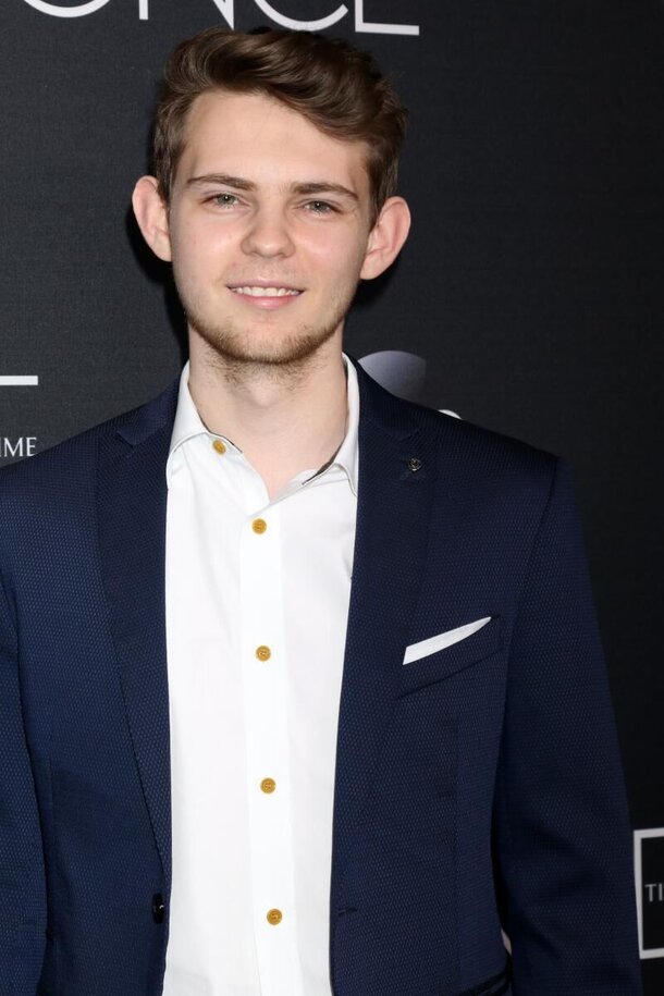 Robbie Kay photo
