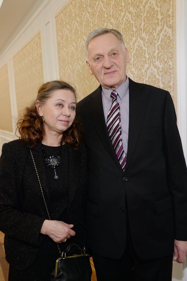 Пугачева и рядом не стояла: новая жена отца Орбакайте и без пластики красотка Пугачева и рядом не стояла: новая жена отца Орбакайте и без пластики красотка